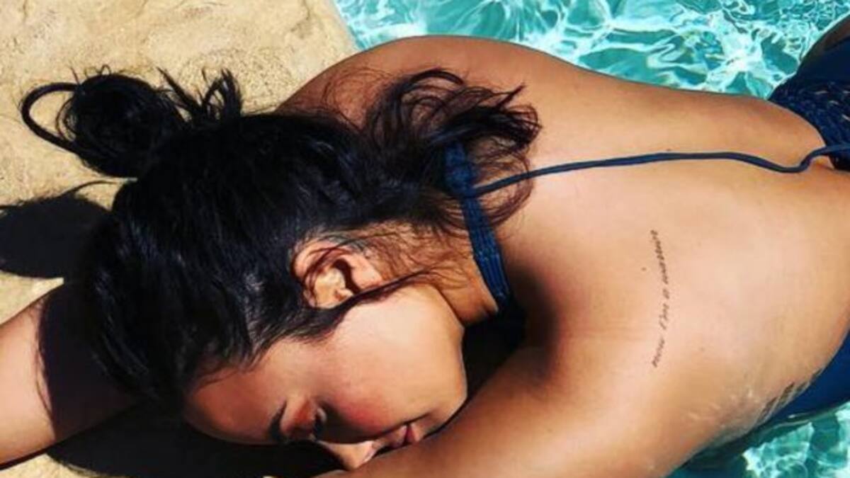 Demi Lovato comparte foto hot en la piscina