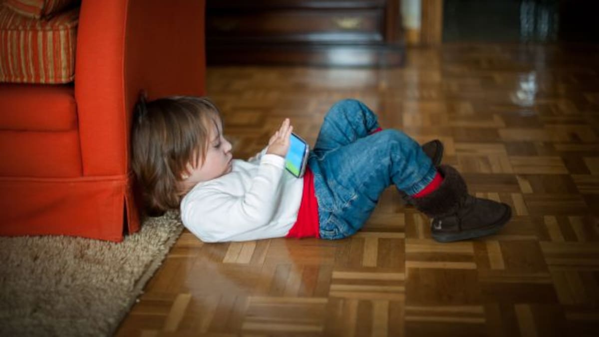 Niños que usan celulares y tablets en mayor riesgo de padecer cáncer