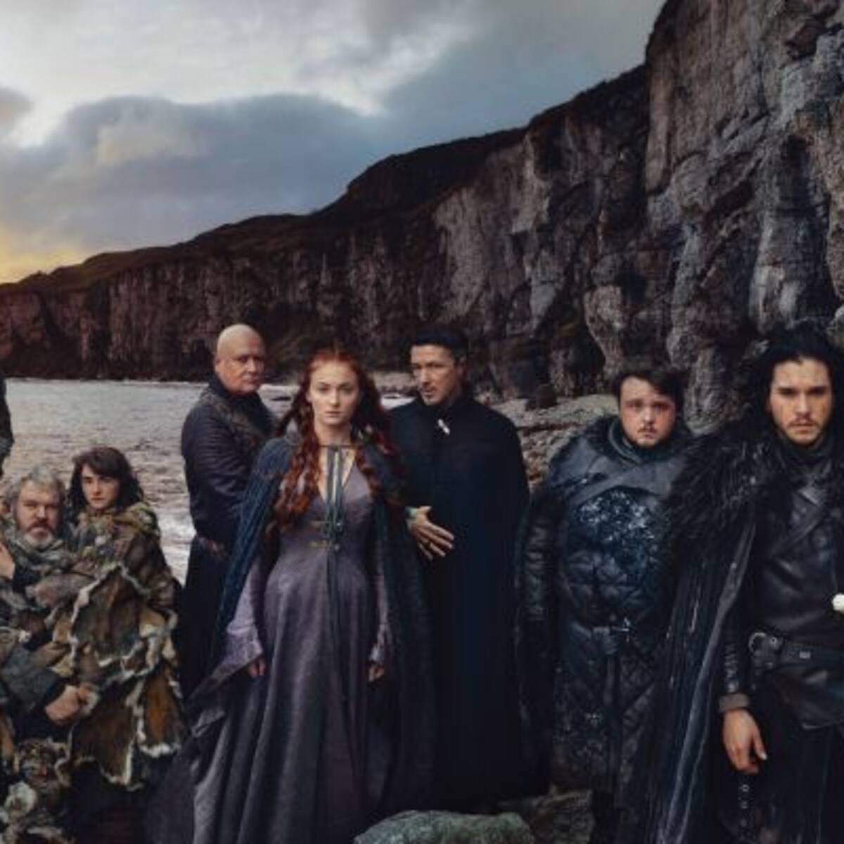 Publican fotos topless de actriz de Game of Thrones
