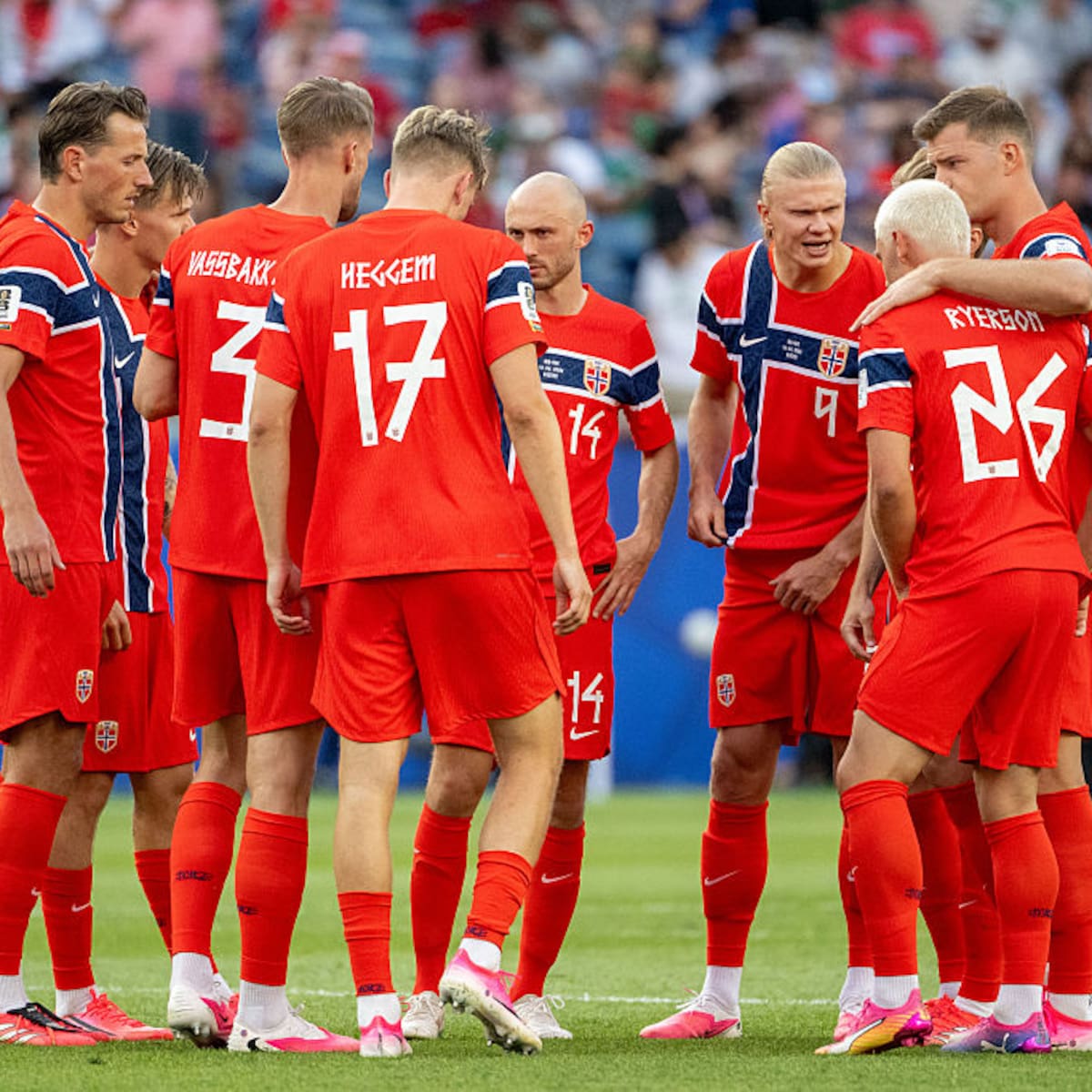 ¿Qué significado tienen las runas en la camisetas de la selección de Noruega y cuál es el origen del antiguo alfabeto vikingo?