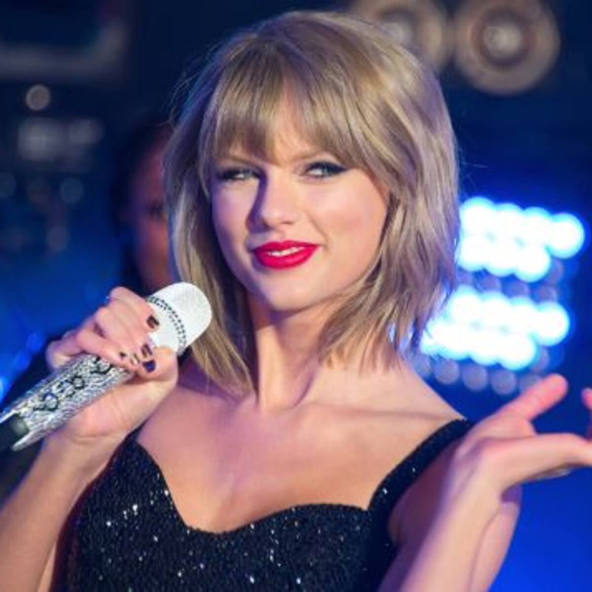 Taylor Swift rie de los 'hackers'