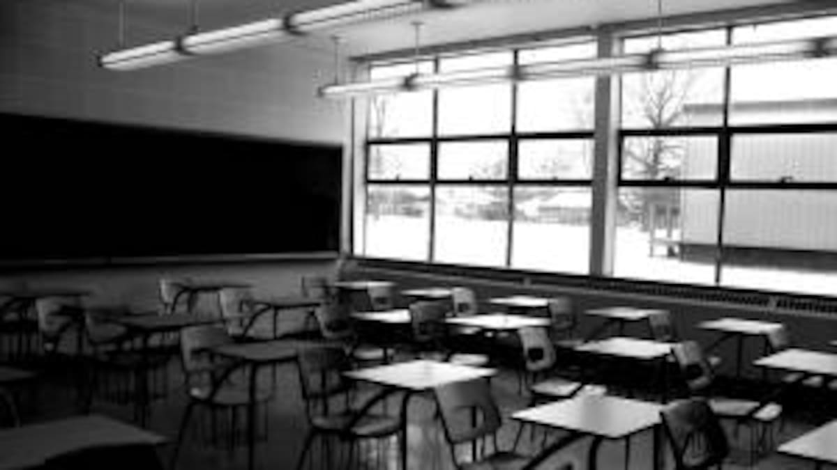 ¡Maestro de secundaria pone en jaque al cambiar de sexo!