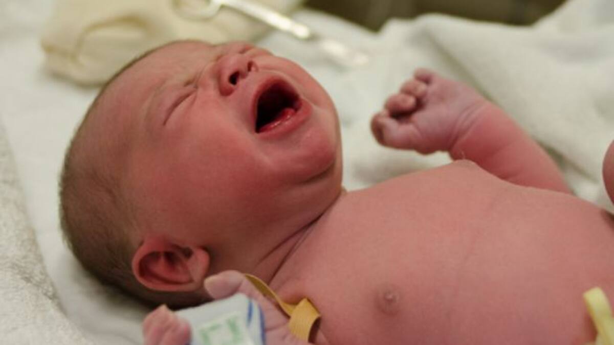 Un hombre en China vende a su hija para comprarse un IPhone