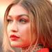 Iza Ijzerman, la modelo que es idéntica a Gigi Hadid pero curvilínea