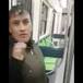 La cachan robando en el metro