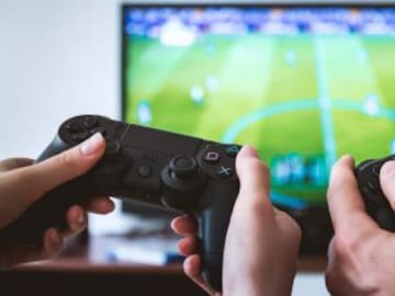 Muere de un derrame cerebral tras pasar todas sus vacaciones jugando videojuegos