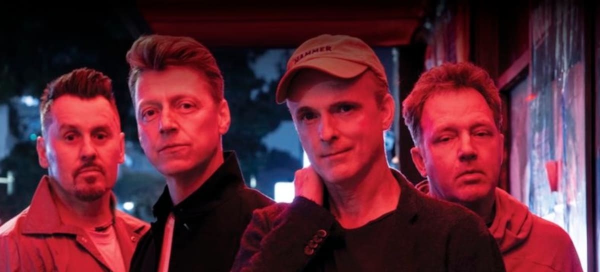 Cartel oficial de la gira de Travis en México