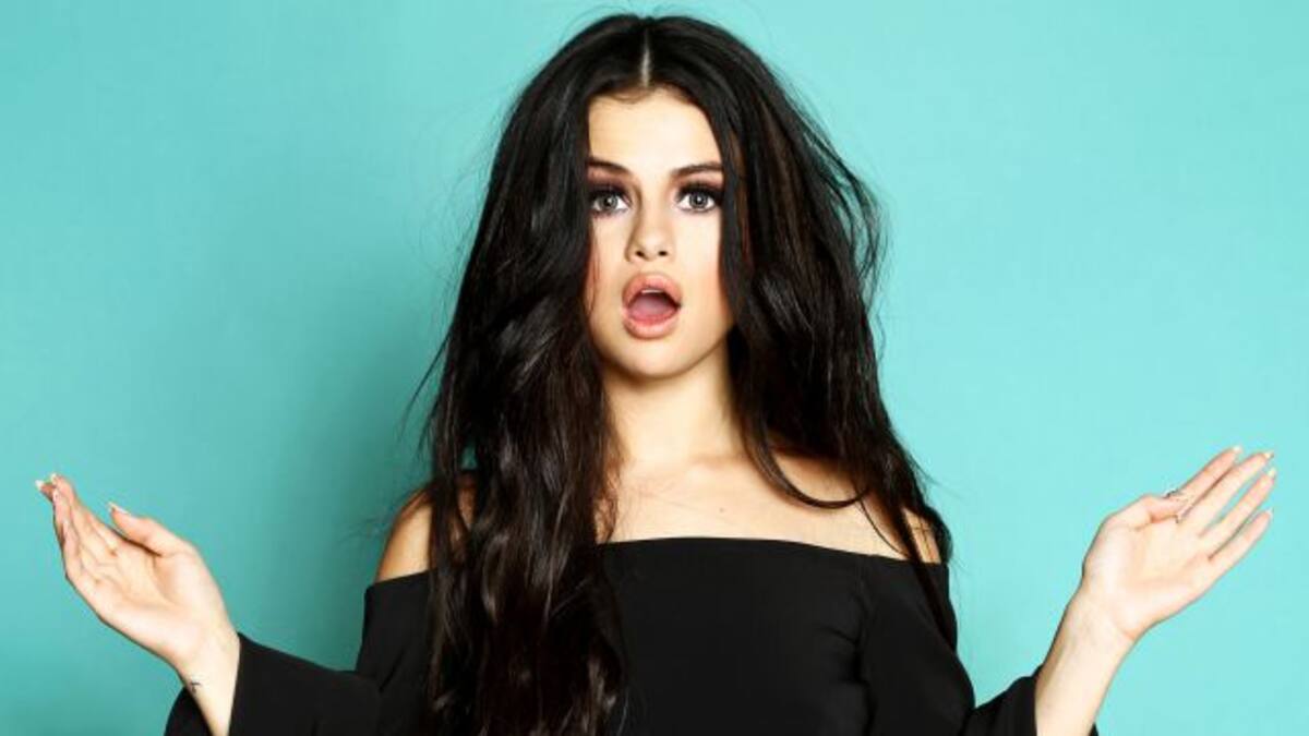 Selena Gomez se besa con una mujer