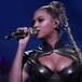 Beyoncé sangra en concierto y fans se solidarizan de manera alarmante