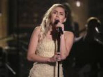 Miley Cyrus interpreta "The Climb" en honor a las víctimas de Las Vegas