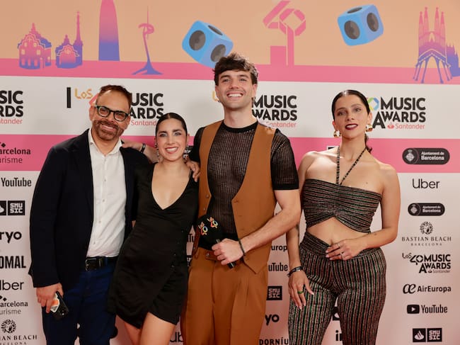 Representado LOS40 around the world: Cris Vanadía, Riva, Martina Orrego y Armando Reyna