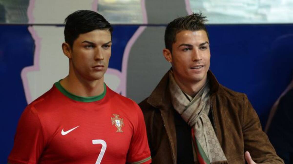¡Cristiano manda a su peluquero para peinar su figura de cera!