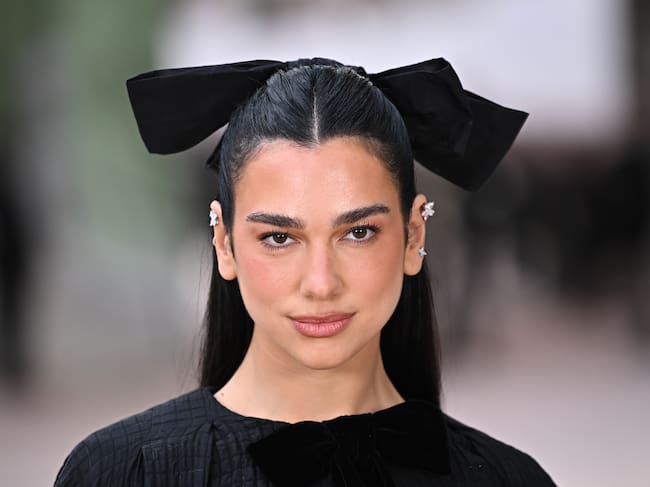 PARIS, FRANCE - JANUARY 28: (EDITORIAL USE ONLY - For Non-Editorial use please seek approval from Fashion House) Dua Lipa attends the Chanel Haute Couture Spring-Summer 2025 show as part of Paris Fashion Week on January 28, 2025 in Paris, France. (Photo by Stephane Cardinale - Corbis/Corbis via Getty Images)