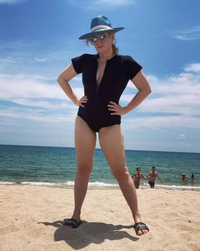 Rebel Wilson comparte su primera foto en traje de baño tras perder 30 kg