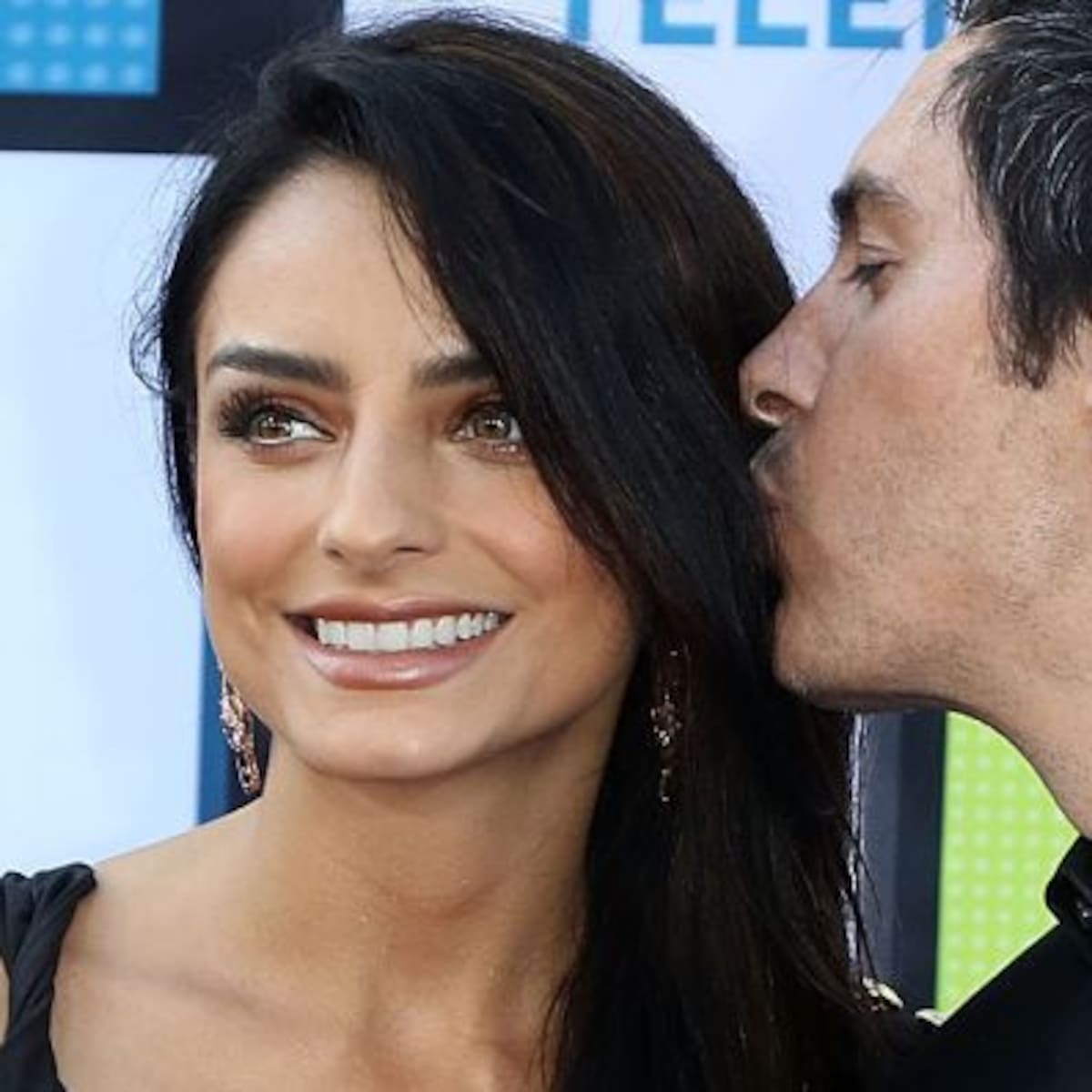 Aislinn Derbez presume sus 20 semanas de embarazo