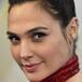 Gal Gadot posa topless