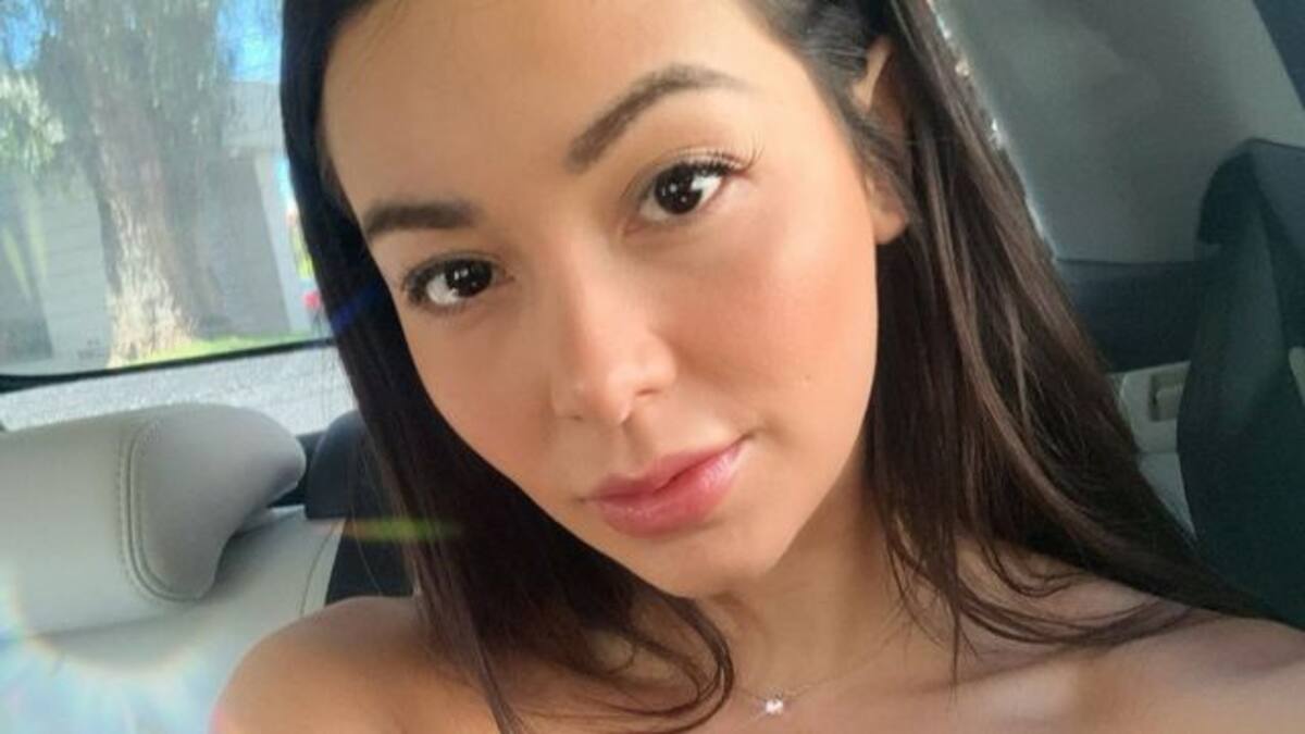 Caeli cumple 30 años y celebra de lo más sexy