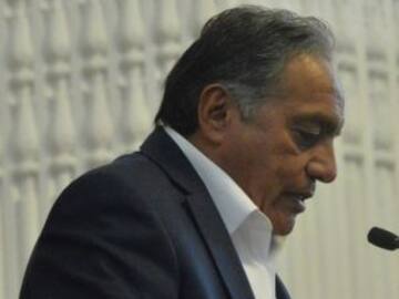 Diputado se sube al metro y le roban su cartera