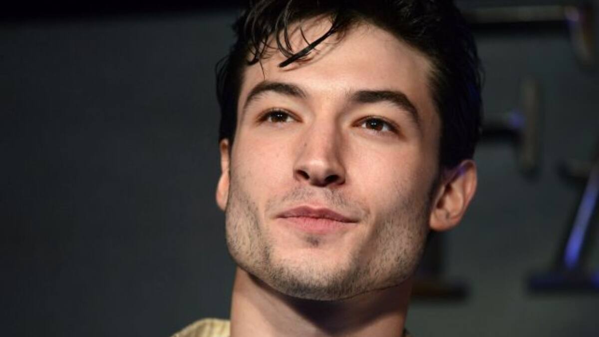 Ezra Miller lo vuelve a hacer y es el más excéntrico de la noche