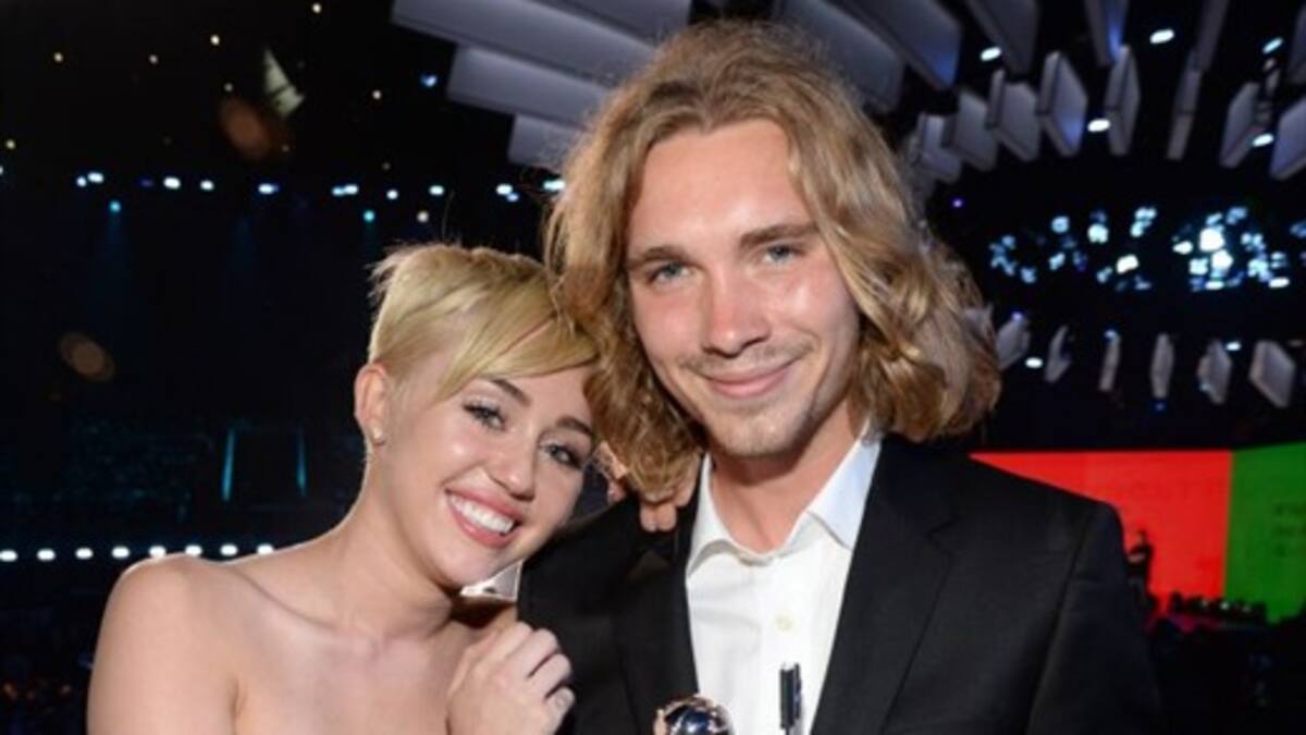 Descubre quién recibió el galardón de Miley Cyrus por su videoclip Wrecking Ball