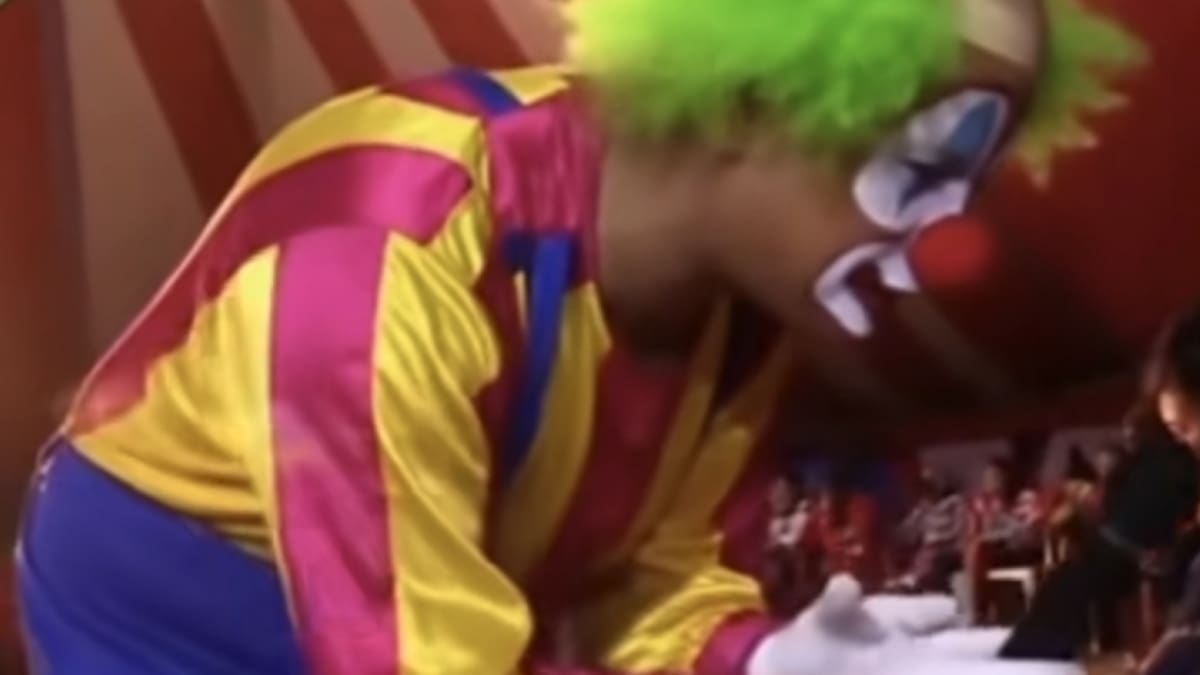 ¿Qué hay detrás del video viral en el que le explota la cabeza a un payaso en el circo?
