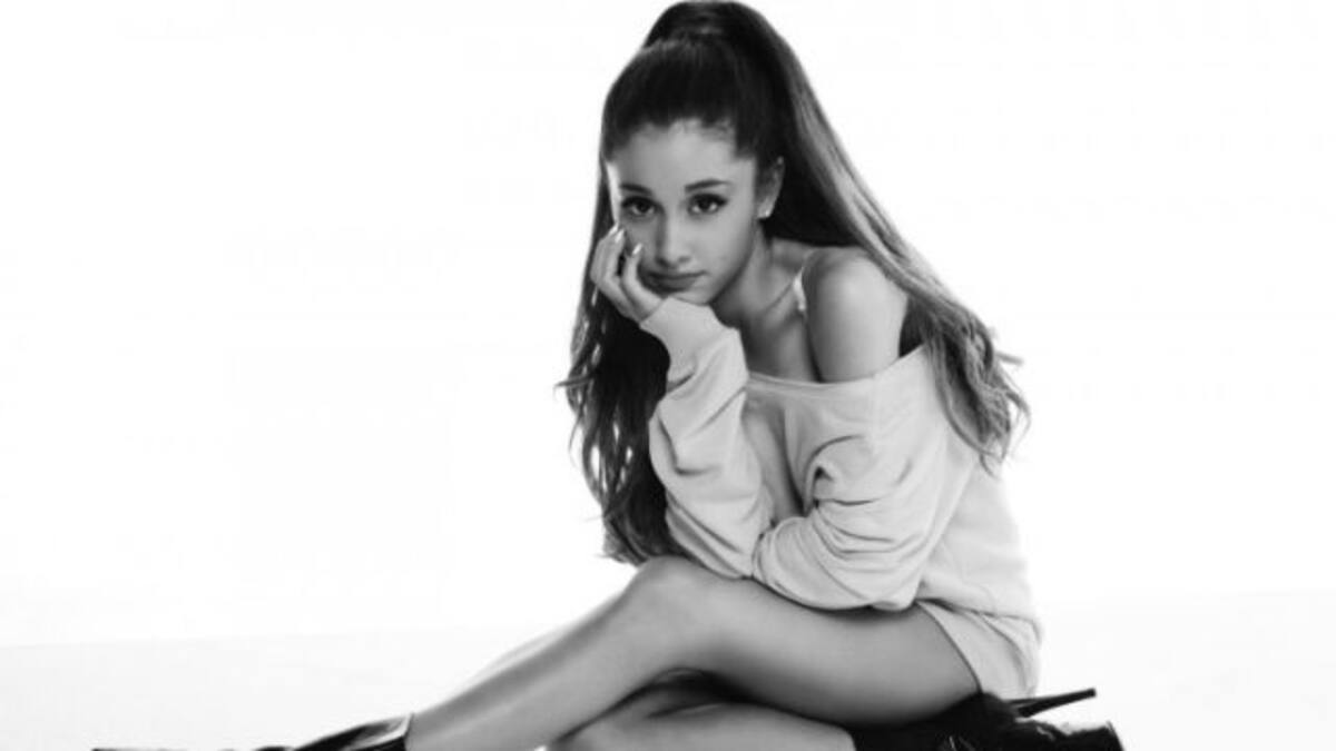 Ariana Grande estrena música muy navideña