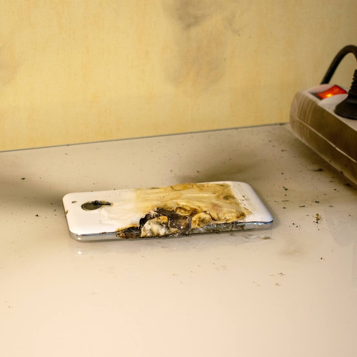 Explosión de celular en el Metro de la CDMX: ¿qué provoca que un celular explote y cómo evitar un accidente ?