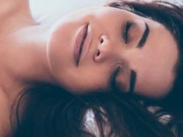 Descubre por qué las mujeres se tocan durante el sexo