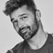 Censuran foto de Ricky Martin en la que aparece con su hijo