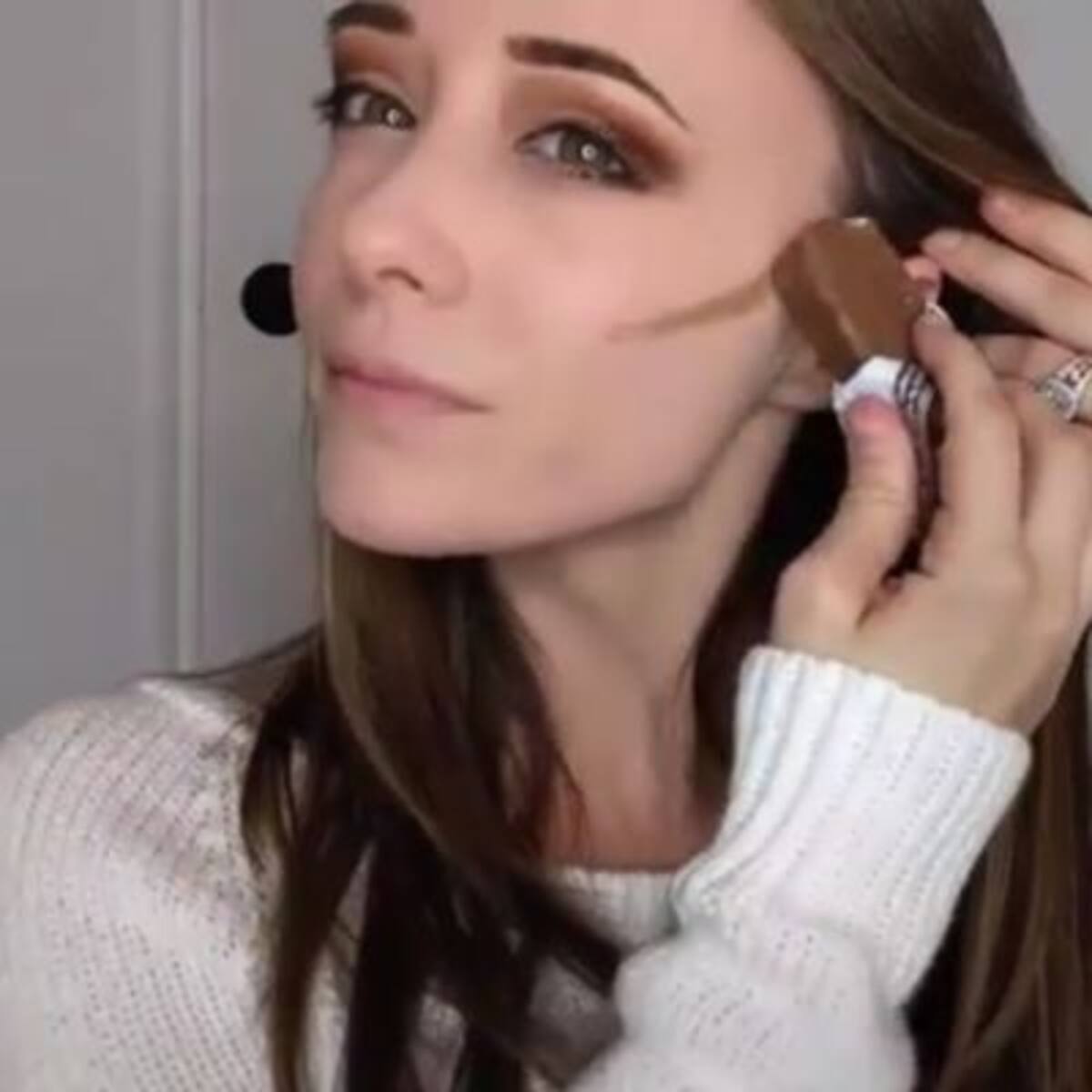 Esta chica se maquilla con comida