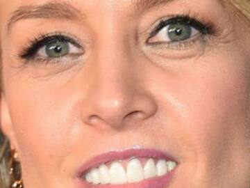 FEY COMPARTE FOTOS TOPLESS