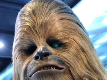 El guapísimo actor detrás del disfraz de Chewbacca