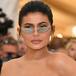 KYLIE JENNER EN POLÉMICA POR SU APARICIÓN EN LA REVISTA FORBES