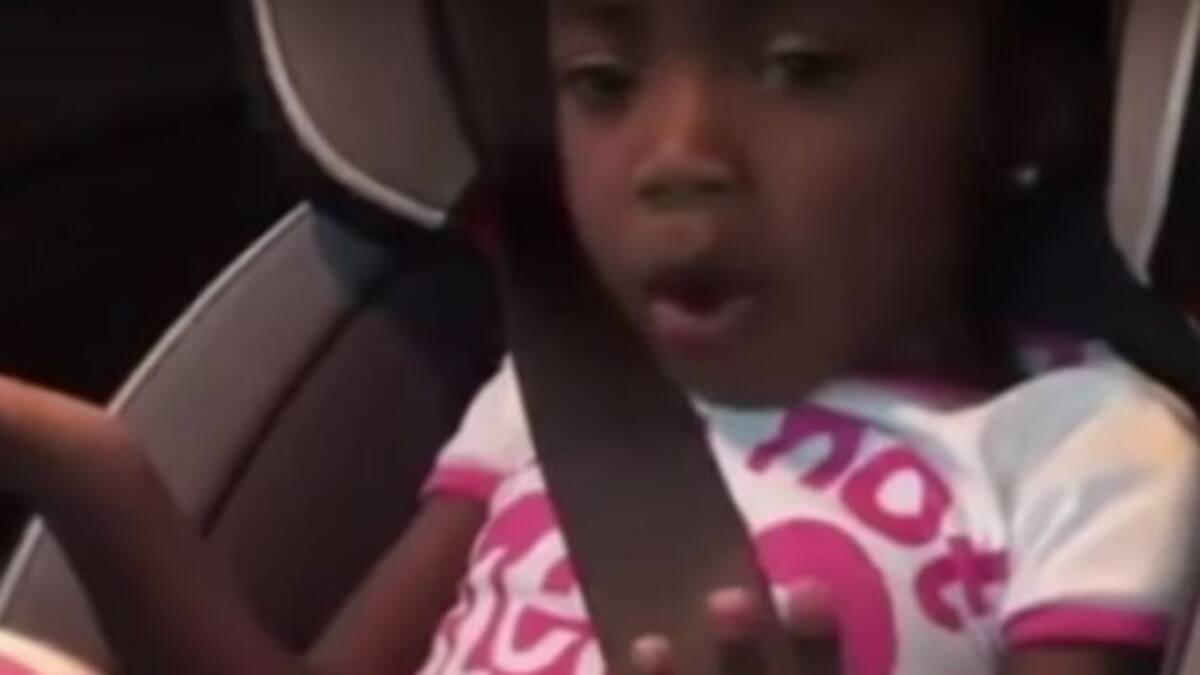 Niña da lección feminista a película de Aladdin