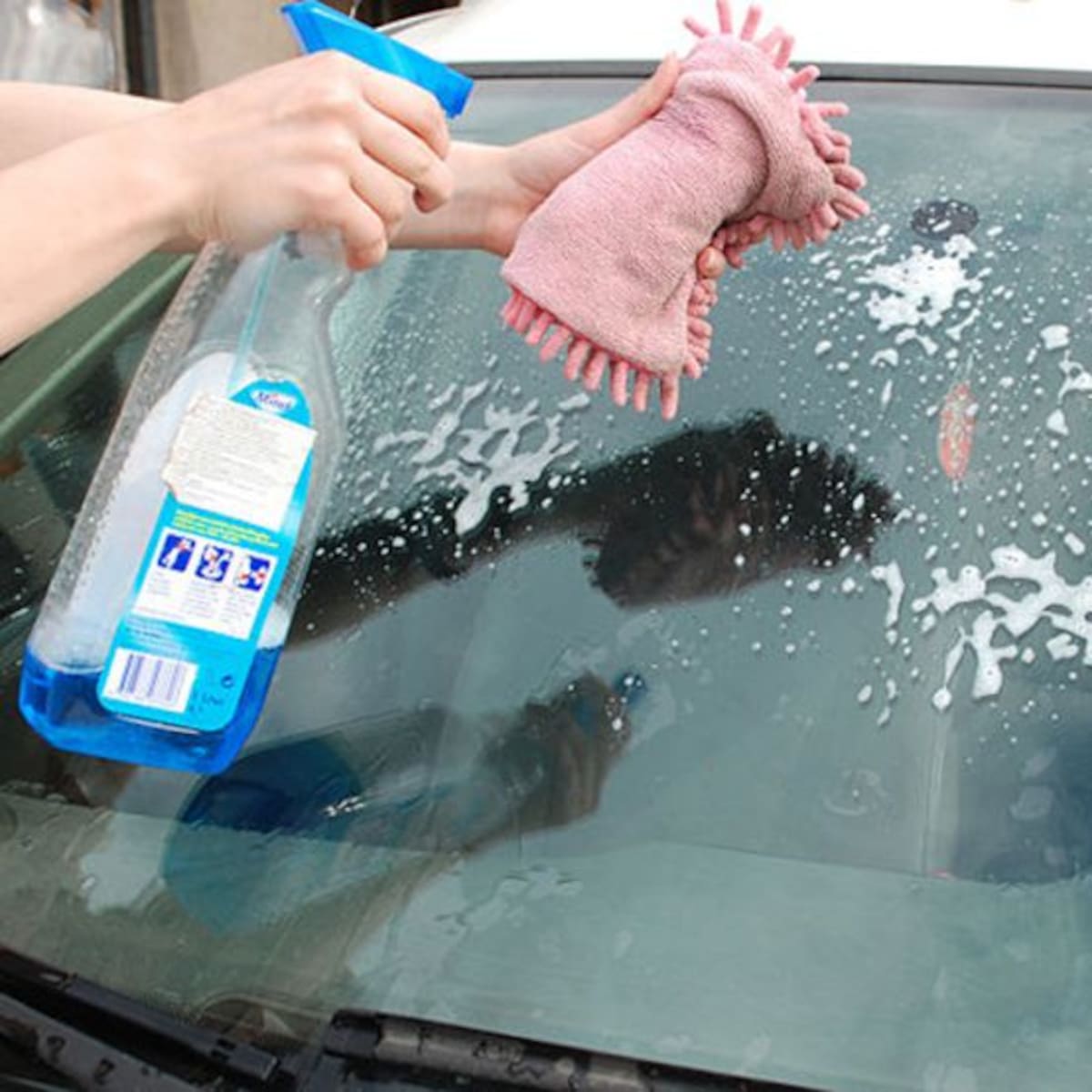 Le dije que no pero.. me limpio el parabrisas