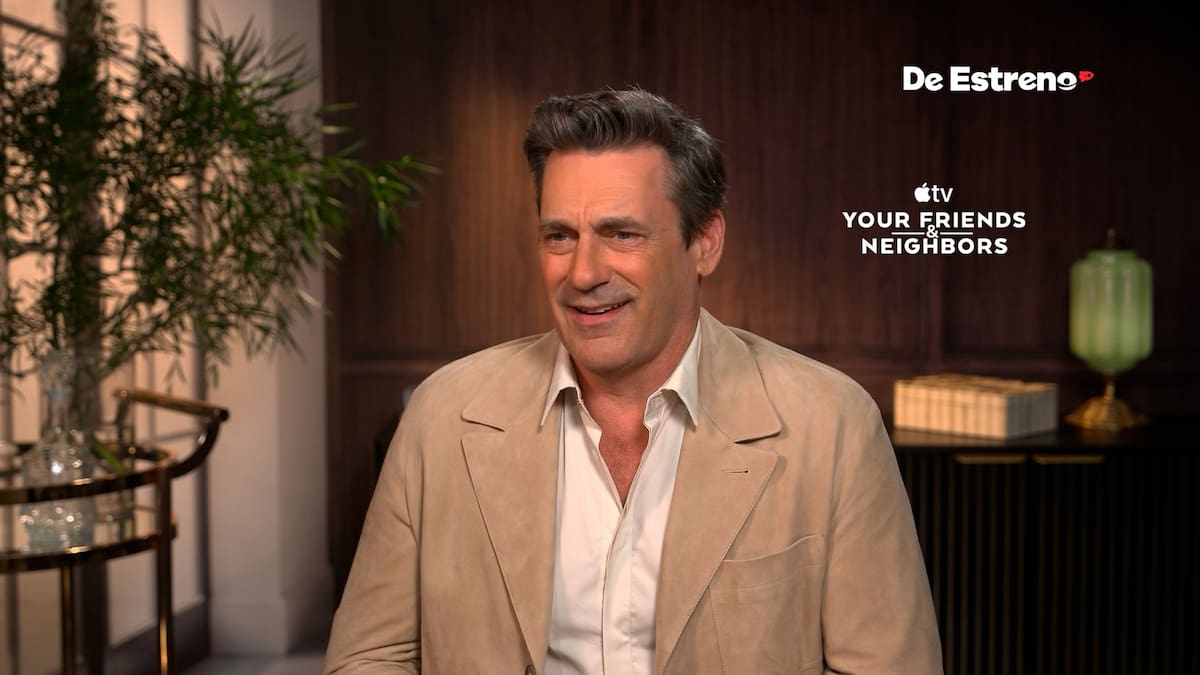 Your Friends & Neighbors: El momento viral de John Hamm es utilizado en su día a día