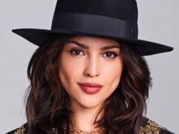 EIZA GONZÁLEZ PRESUME CUERPAZO Y DERRITE LAS REDES