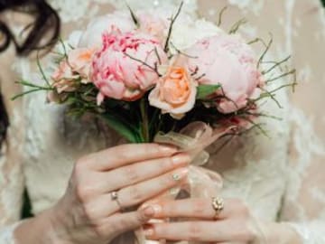 Rompió las reglas de etiqueta en su propia boda y la vas a amar