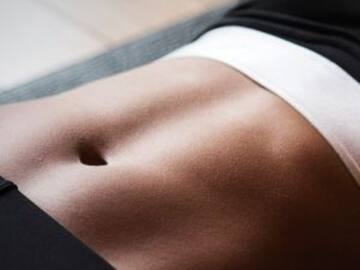 Estos 3 ejercicios de 1 minuto equivalen a 100 abdominales