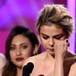 Selena Gomez dedica premio a su mejor amiga que le donó un riñón