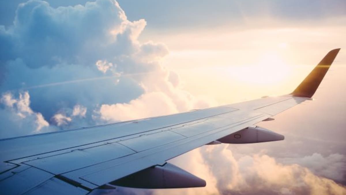 Piloto hace vomitar a pasajeros de AirAsia a propósito