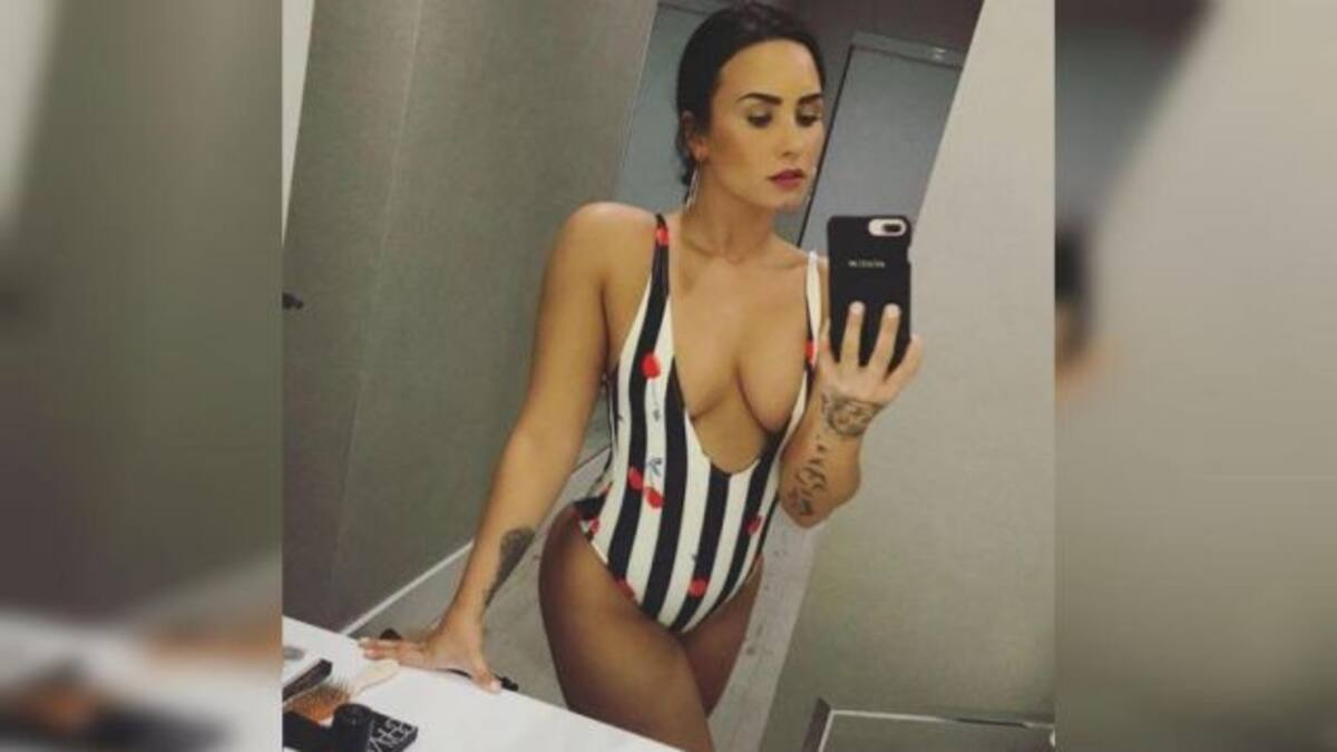 Demi Lovato impactó con traje de baño