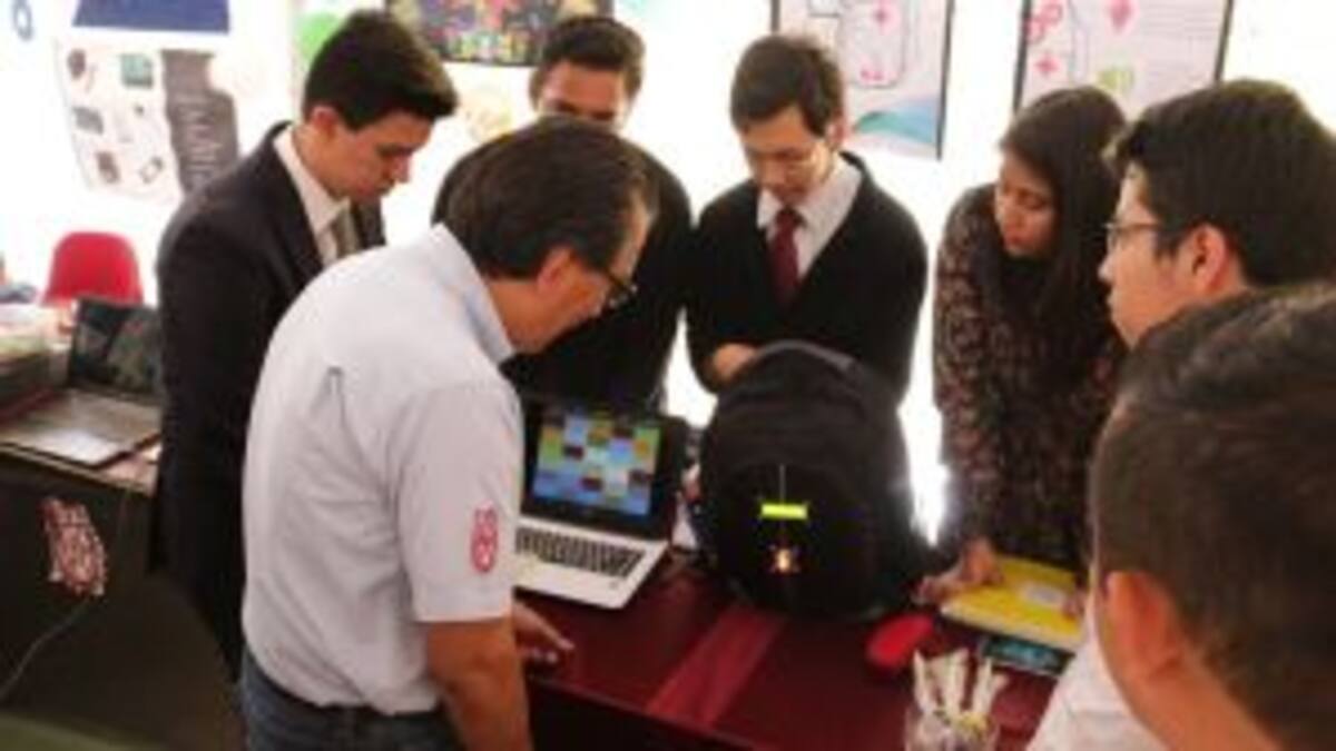 Alumnos del IPN desarrollan mochila inteligente