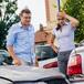 Hombre al volante peligro constante