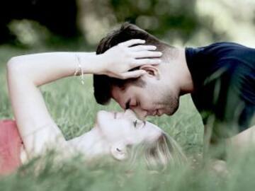 #Top Ten: Besos, Caricias Y…