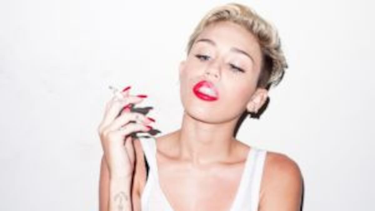 Miley Cyrus fuma mientras se ejercita