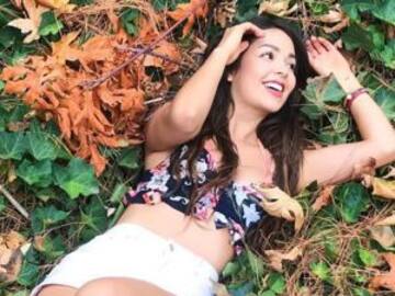 Caeli sorprende a sus fans posando en bikini