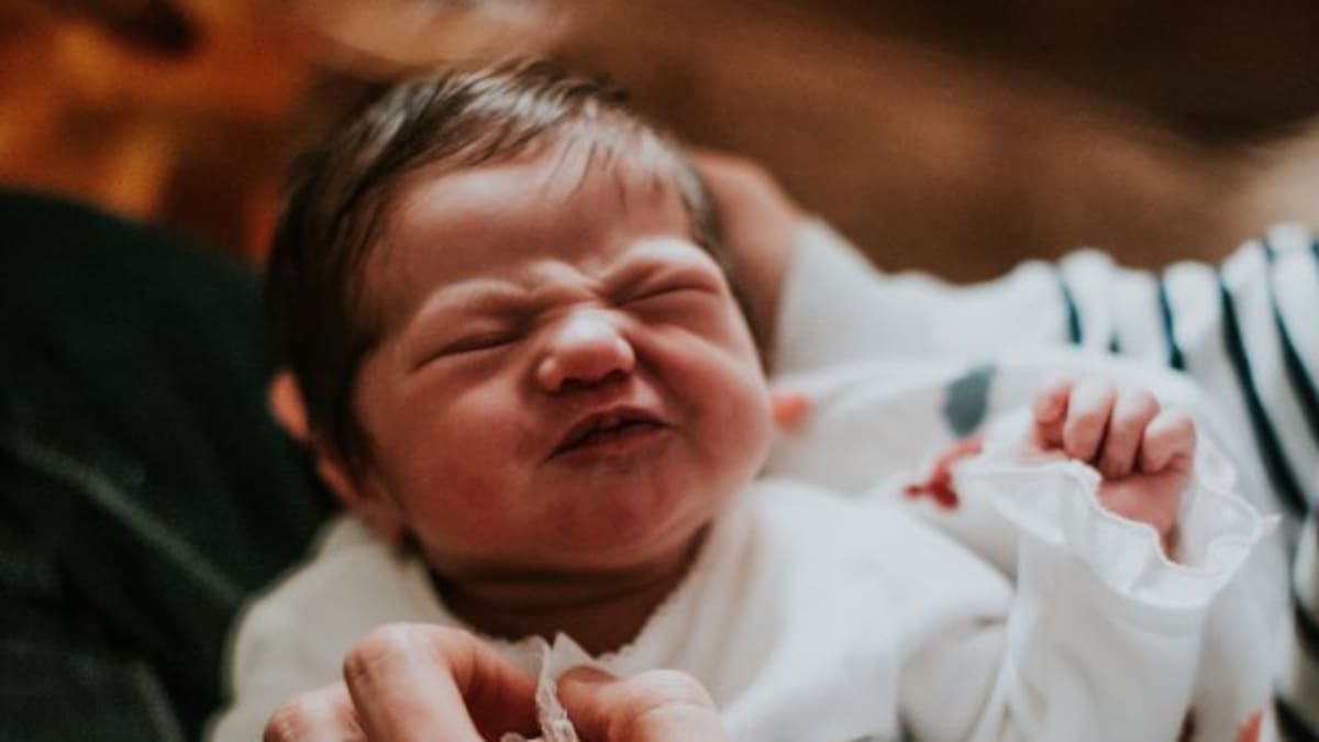 Le cambió el nombre a su nieto mientras la nuera estaba hospitalizada