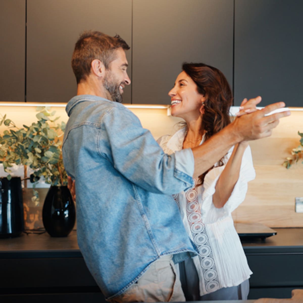 ¿Cómo saber si estás listo para una nueva relación? Señales emocionales que sí importan y que te lo confirmarán