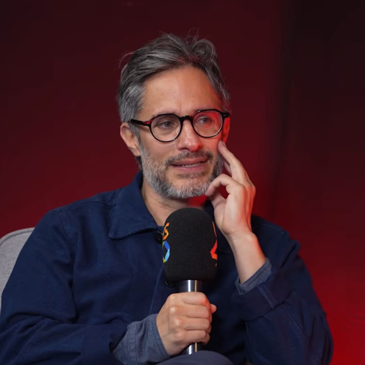 “El amor por la actuación nació de una decisión propia” Gael García Bernal recuerda sus inicios en Grandes Historias